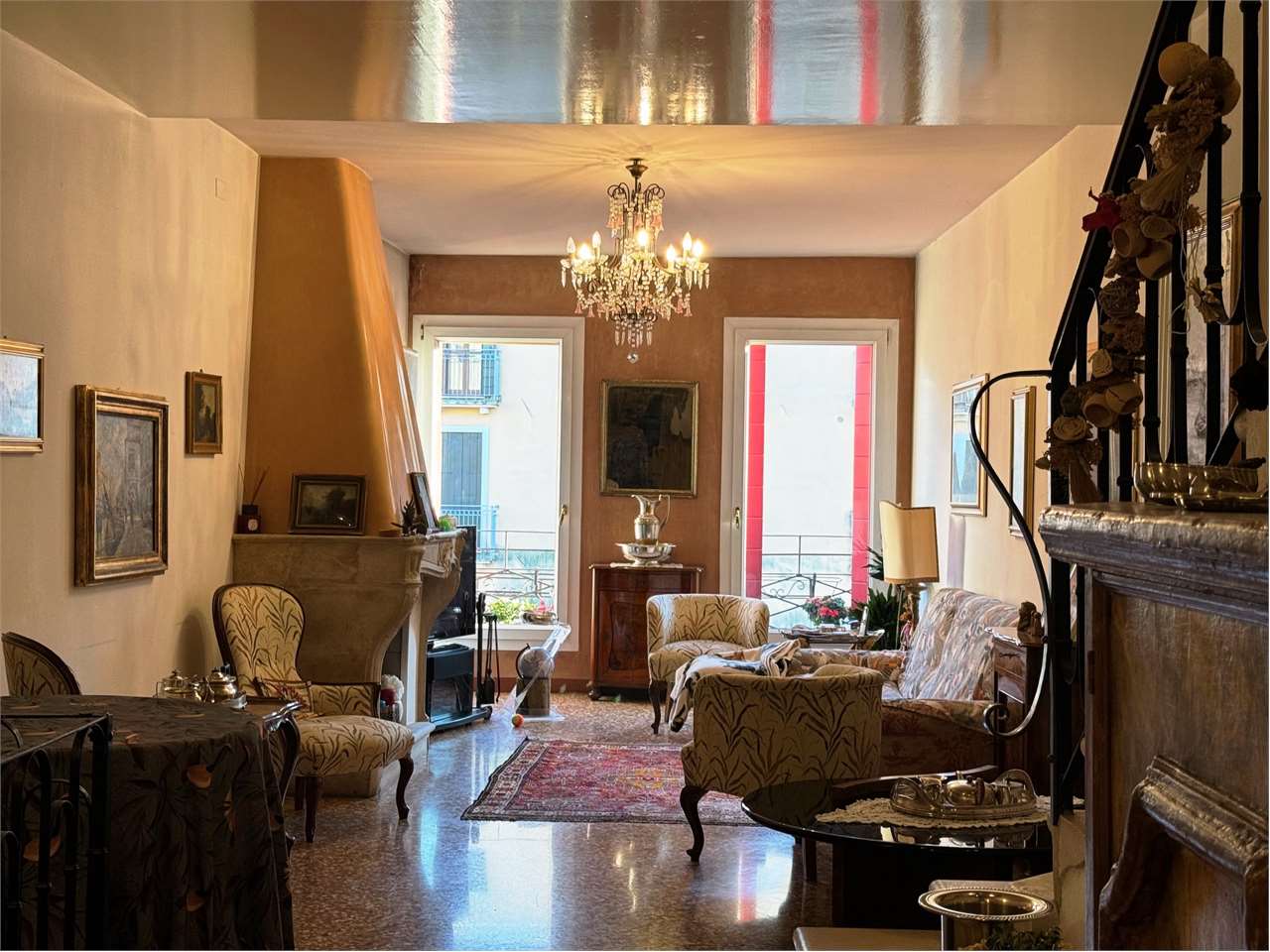 ID 1305 – PALAZZETTO IN ZONA SAVONAROLA