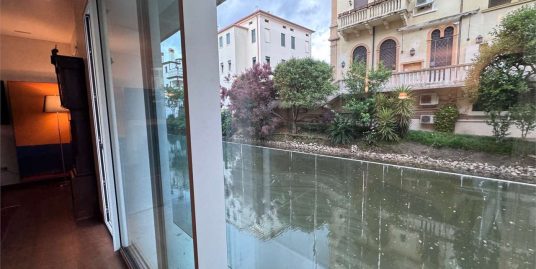 ID 1236 – CENTRO STORICO: LOFT  “SULL’ACQUA”