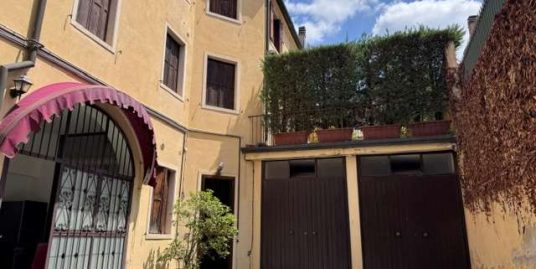 ID 1345 – APPARTAMENTINO ZONA SAVONAROLA – CENTRO STORICO