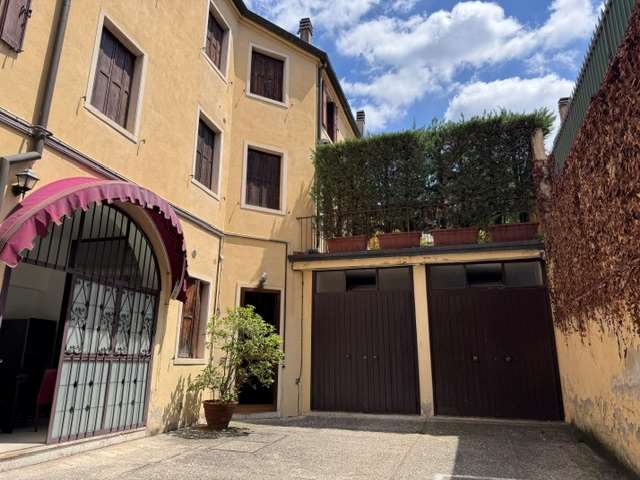ID 1345 – APPARTAMENTINO ZONA SAVONAROLA – CENTRO STORICO
